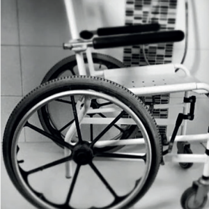 Fauteuil roulant pour patient en soins à domicile